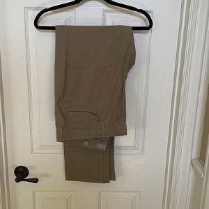 Vince Men’s Chino